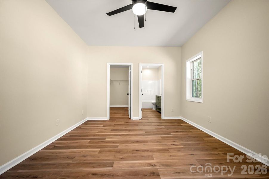 Spacious, unfurnished interior of a new home in , Bostic (Image 8).