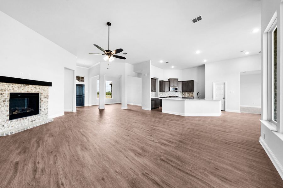 Spacious, unfurnished interior of a new home in Berkshire Estates, Mesquite (Image 20).