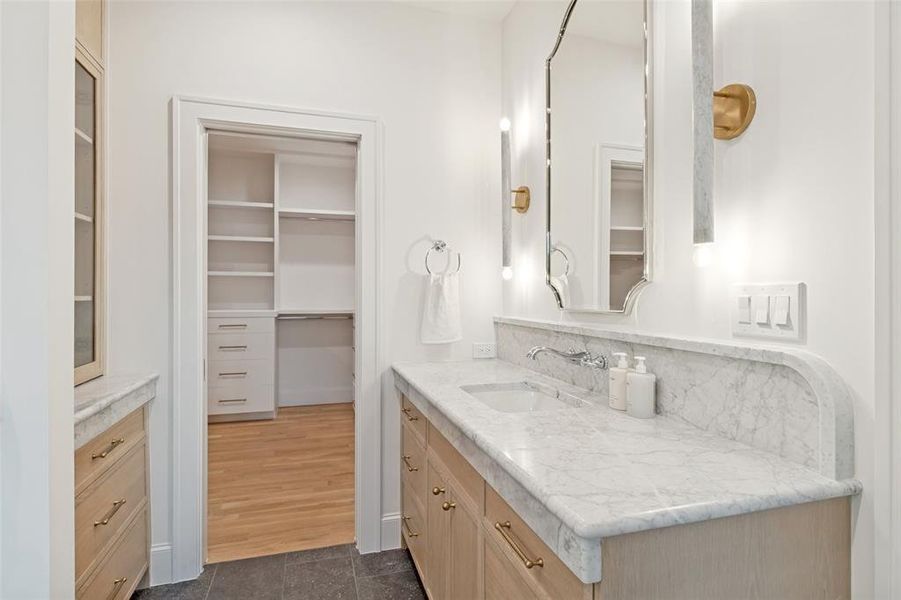 Furnished interior view inside a new home in , Richardson (Image 31).