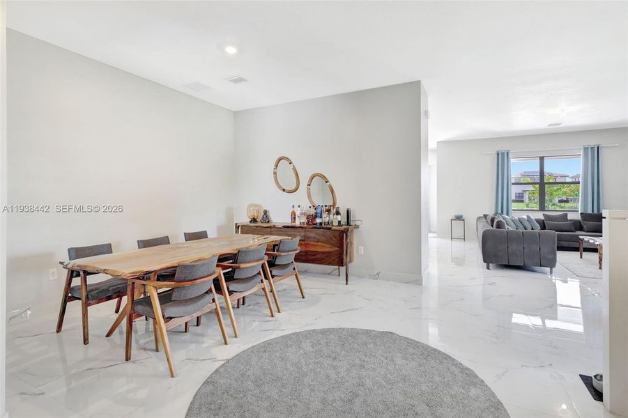 Furnished interior view inside a new home in , Miramar (Image 37).