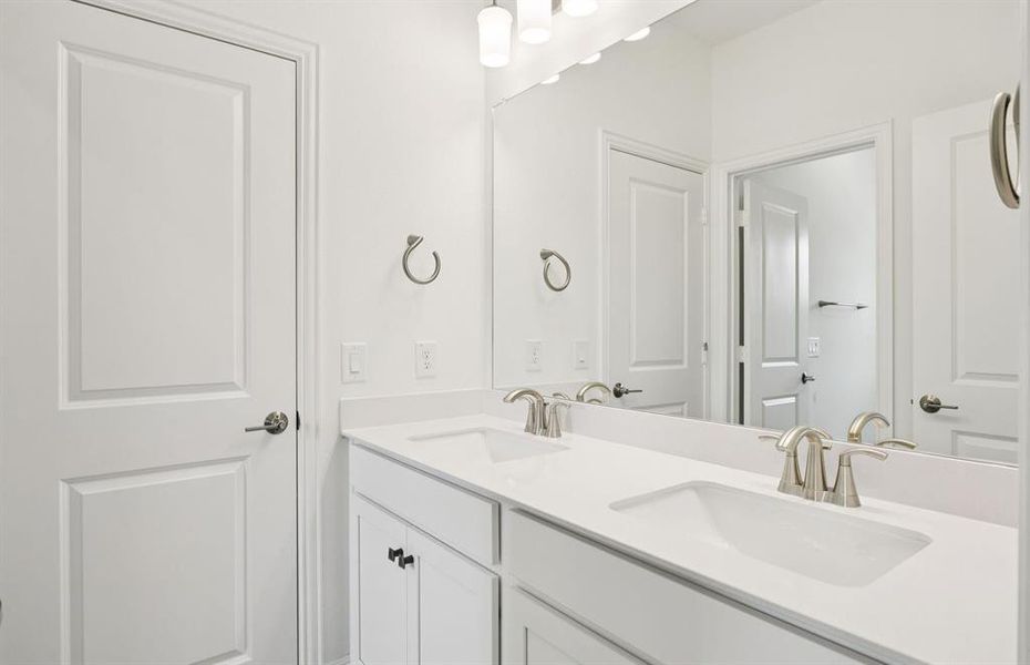 Spacious secondary bathroom Spacious secondary bathroom