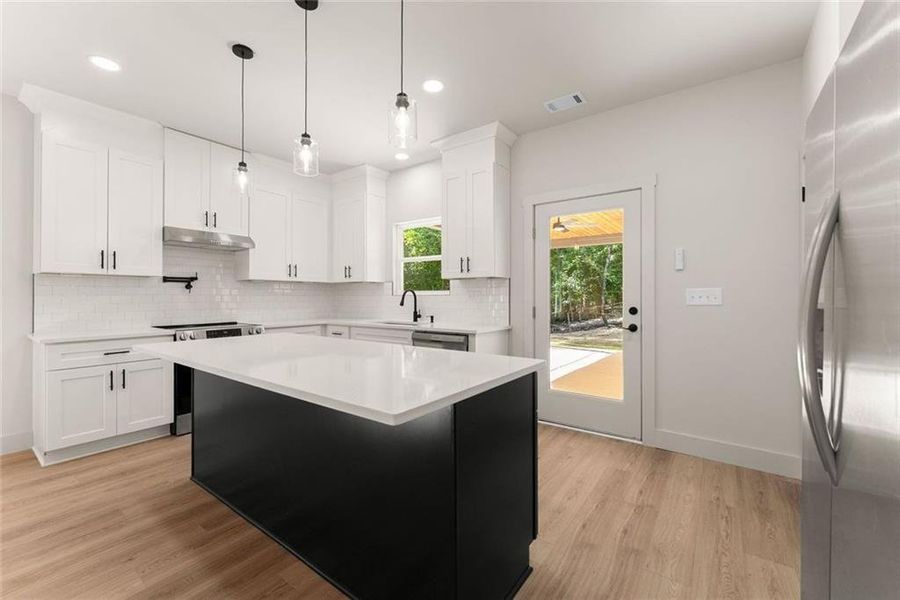 Furnished interior view inside a new home in , Gainesville (Image 13).