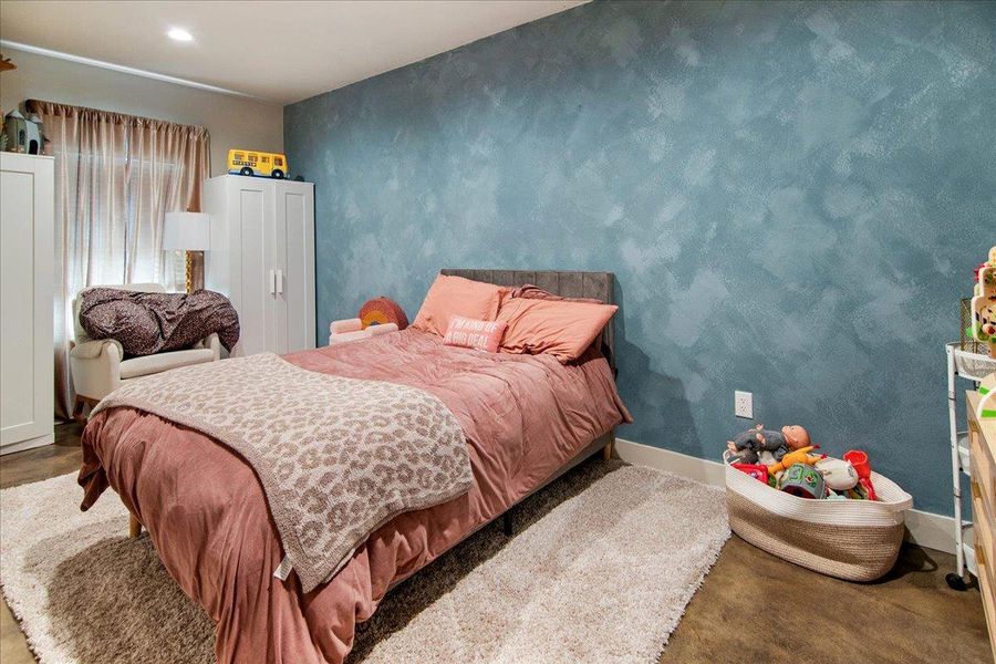 Furnished interior view inside a new home in , Kingsland (Image 11).