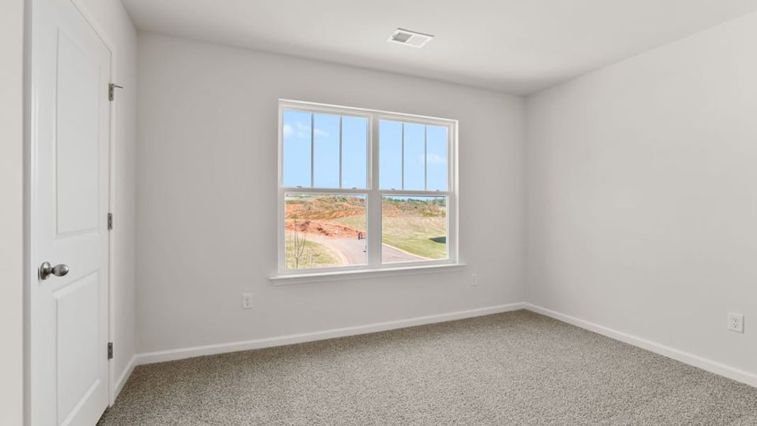 Spacious, unfurnished interior of a new home in Sage Grove, Lyman (Image 32).