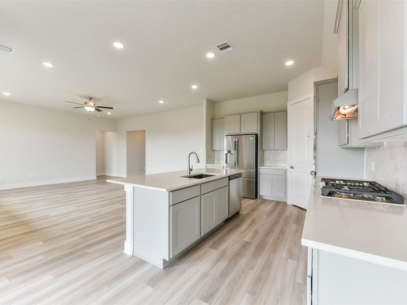 Furnished interior view inside a new home in Lago Mar, Texas City (Image 10).