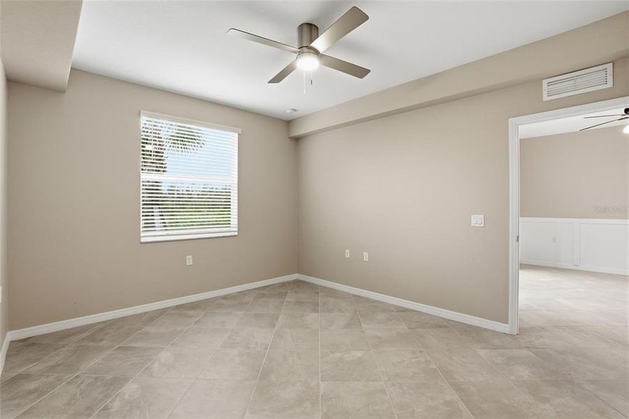 Spacious, unfurnished interior of a new home in , Punta Gorda (Image 35).