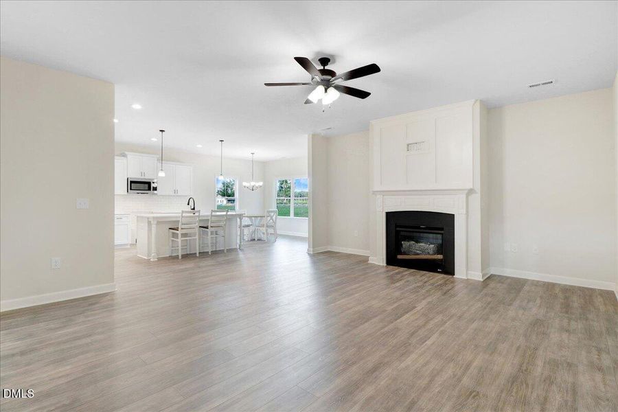 11-3725 Huntcliff Dr-11