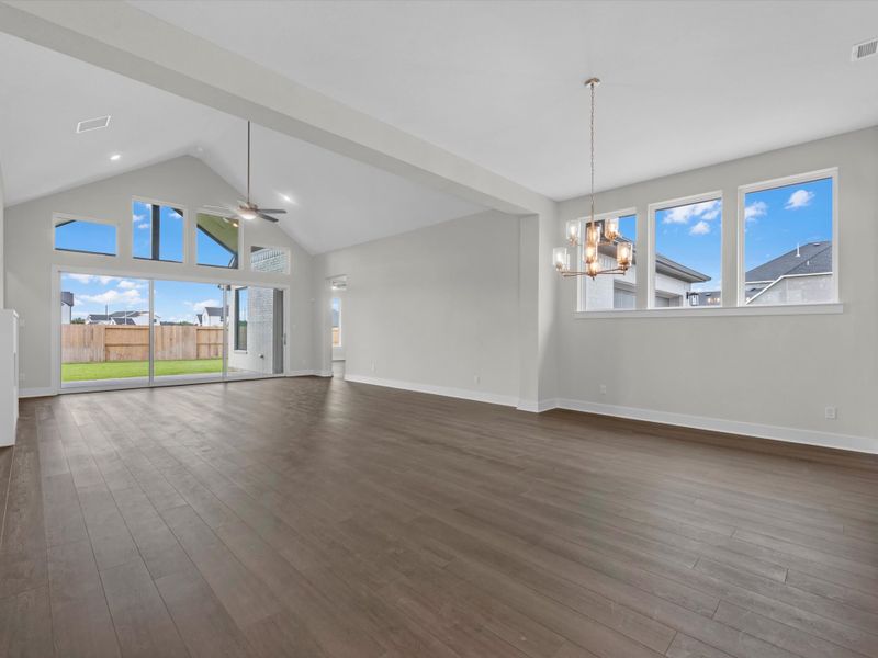 Spacious, unfurnished interior of a new home in Sienna 80′, Missouri City (Image 11).