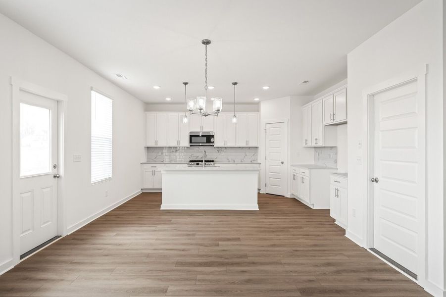 Spacious, unfurnished interior of a new home in Calista Farms, White House (Image 33).