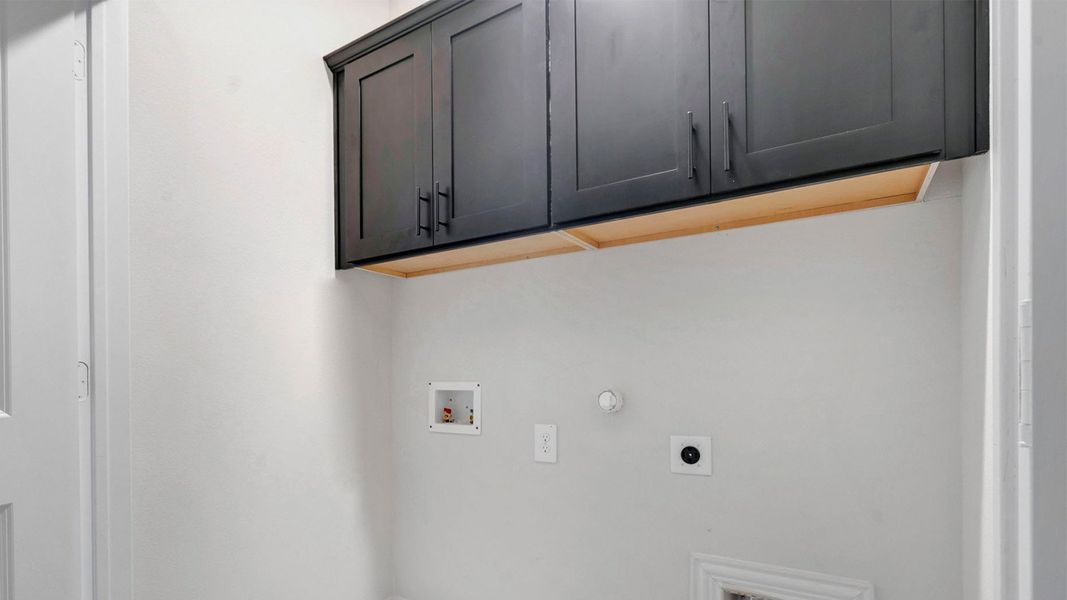 Image 24 of a home in Mustang Square.