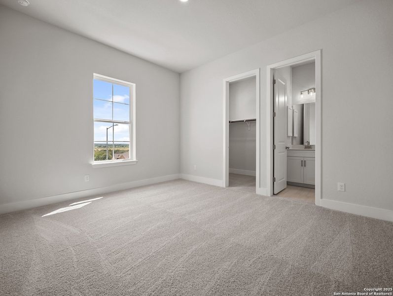Spacious, unfurnished interior of a new home in Cibolo Crossing, Universal City (Image 16).