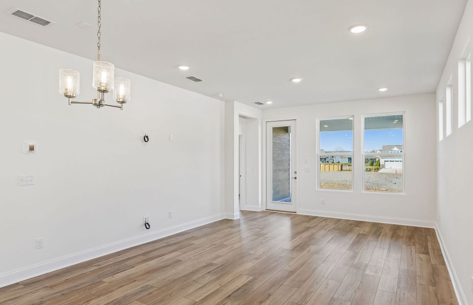 Spacious, unfurnished interior of a new home in Del Webb Southern Harmony, Murfreesboro (Image 19).