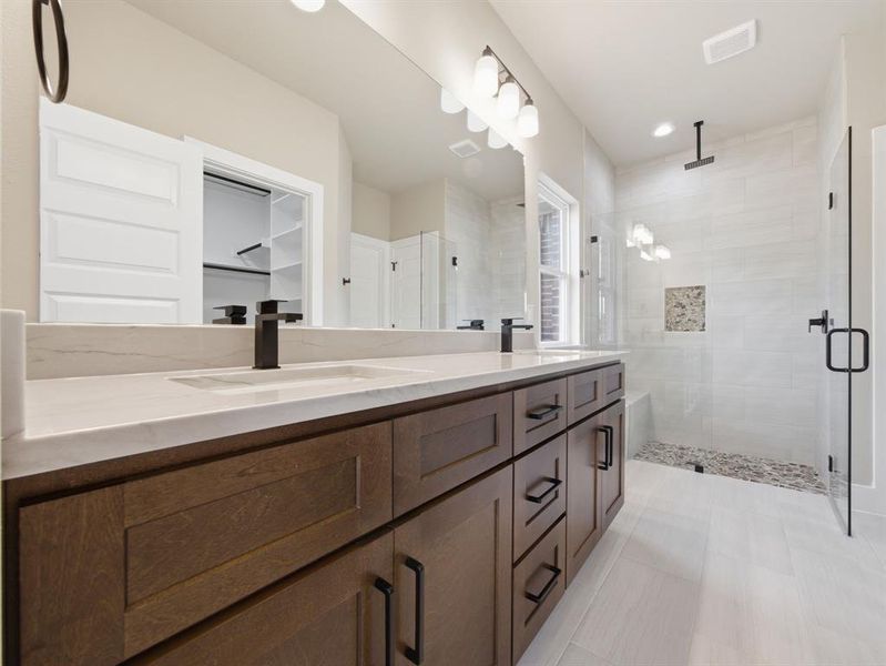 Furnished interior view inside a new home in , Grand Prairie (Image 8).