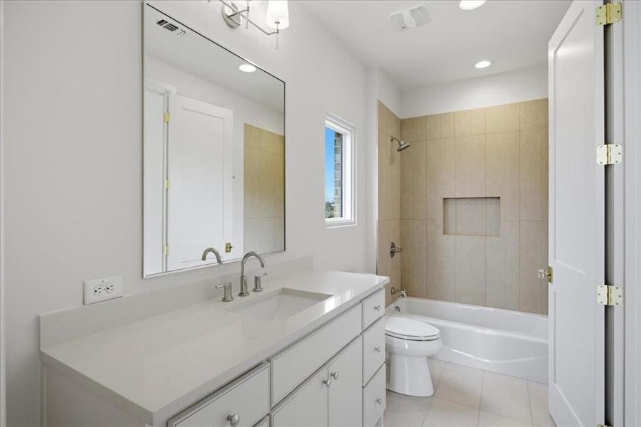 Furnished interior view inside a new home in , Dallas (Image 19).