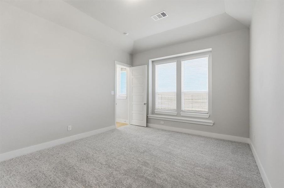 Spacious, unfurnished interior of a new home in Sandbrock Ranch, Aubrey (Image 21).