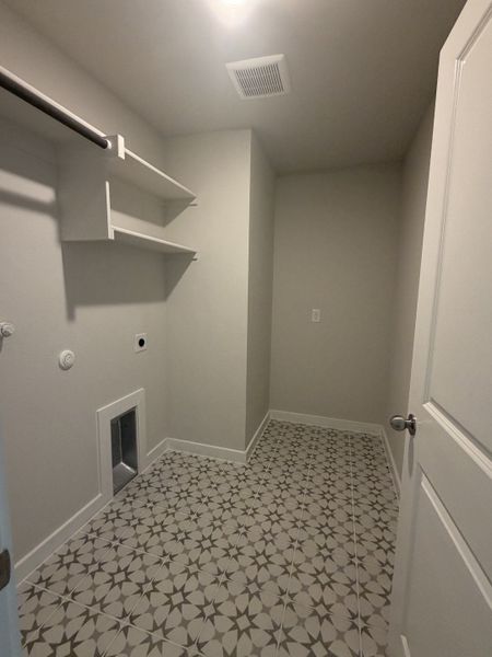 Spacious, unfurnished interior of a new home in Craftsman's Corner, Cleburne (Image 12).