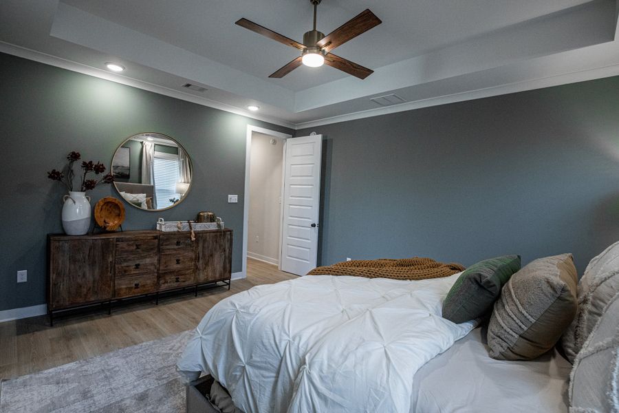 Representative furnished interior of a home built from the Willow by Grant & Co in Manor at Hall Creek, Arlington (Image 124).