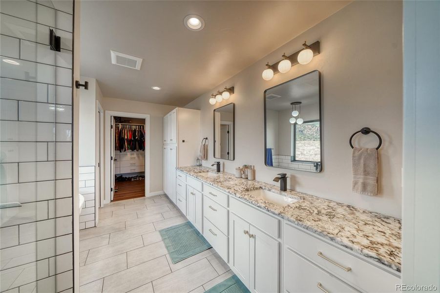 Stunning 5 piece bath