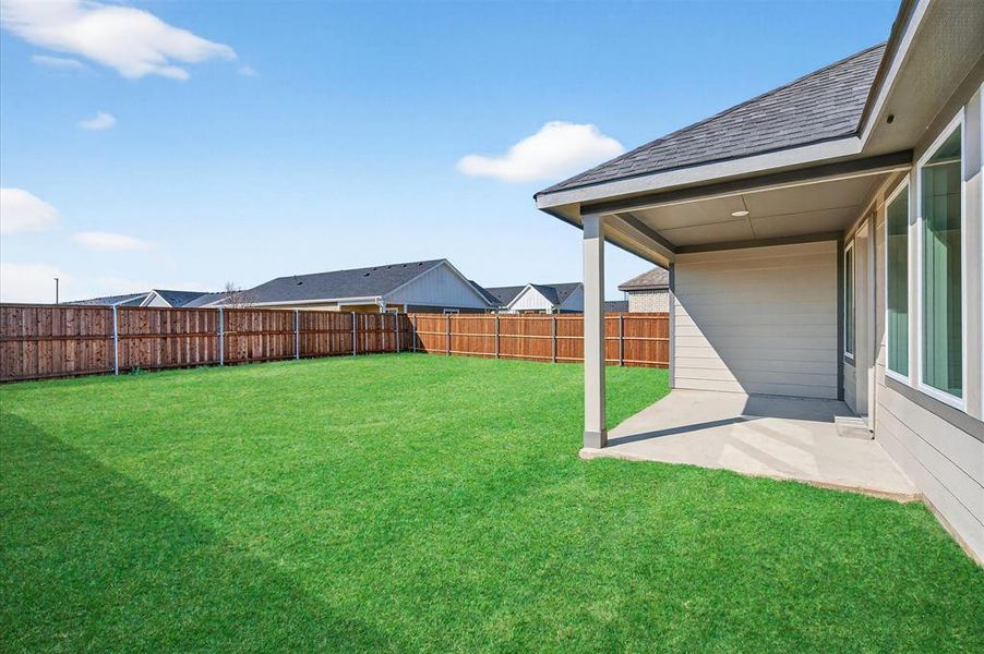 Exterior details and patio area of a home in Hickory Hill, Sherman (Image 22).