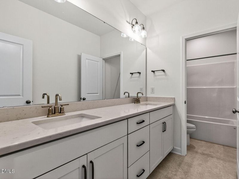 029-1280x960-bathroom