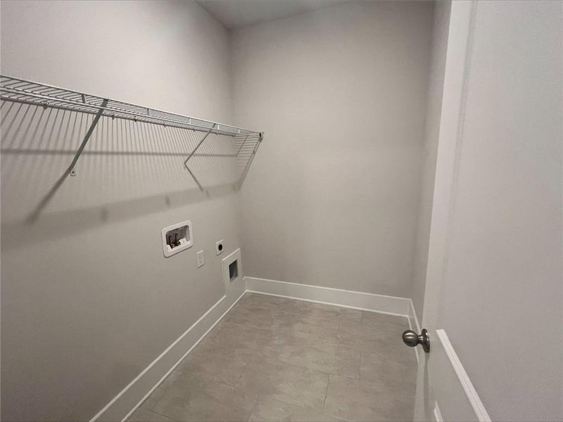 Spacious, unfurnished interior of a new home in , Canton (Image 9).