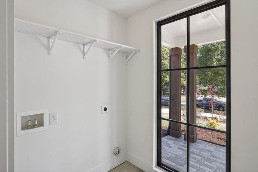 Spacious, unfurnished interior of a new home in , Roswell (Image 52).