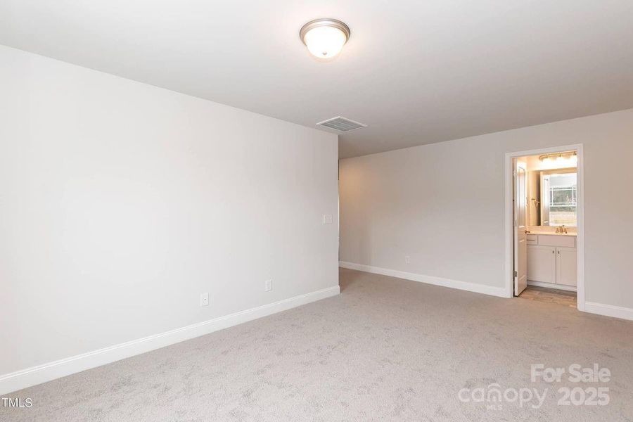 Spacious, unfurnished interior of a new home in Northlake, Statesville (Image 20).