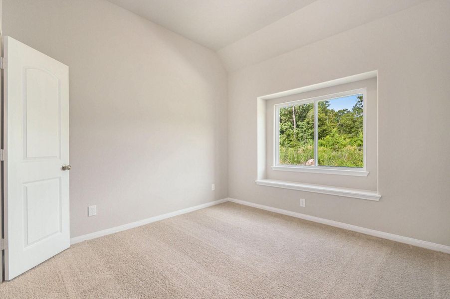 Spacious, unfurnished interior of a new home in , Bay City (Image 28).