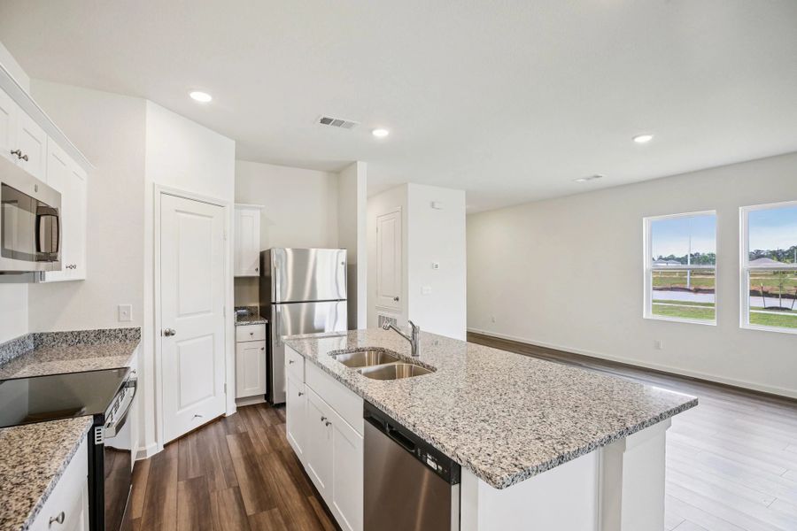 Representative furnished interior of a home built from the Glimmer by Starlight Homes in Spring Creek Trails, Magnolia (Image 9).