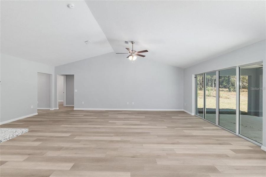 Spacious, unfurnished interior of a new home in , Dunnellon (Image 18).