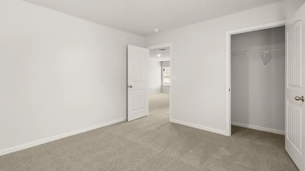 Spacious, unfurnished interior of a new home in Thompson Ridge, Dallas (Image 34). Spacious, unfurnished interior of a new home in Thompson Ridge, Dallas (Image 34).