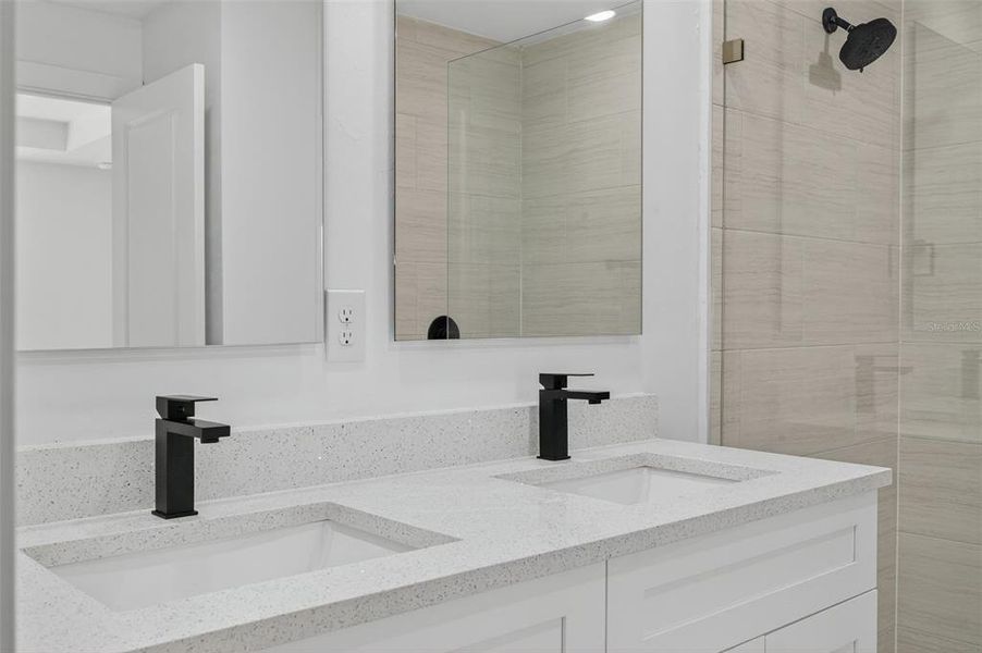 Close-up of interior finishes inside a home in , Lehigh Acres (Image 10). Close-up of interior finishes inside a home in , Lehigh Acres (Image 10).