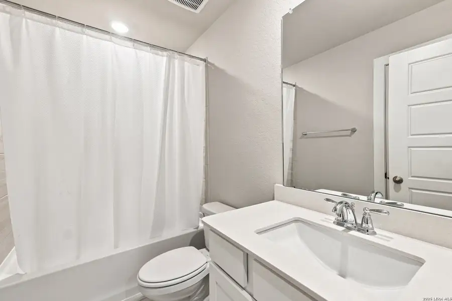 Furnished interior view inside a new home in Fox Falls, Boerne (Image 8).