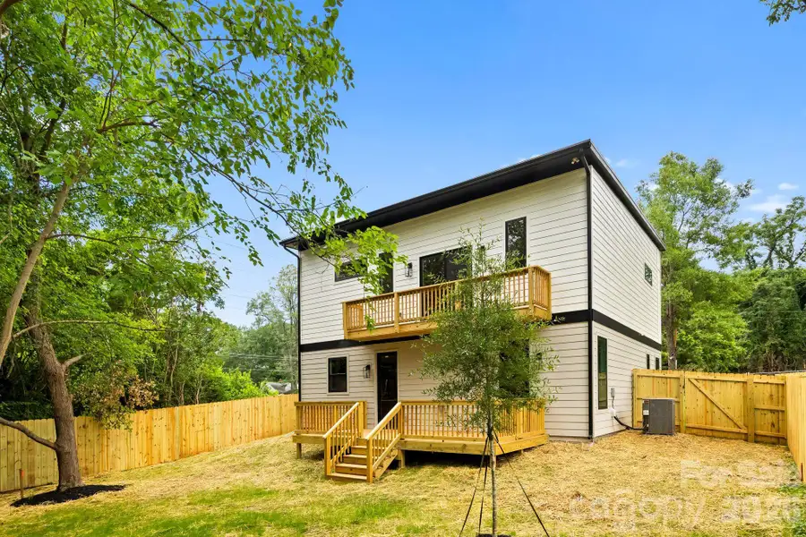 Exterior details and patio area of a home in , Charlotte (Image 4).