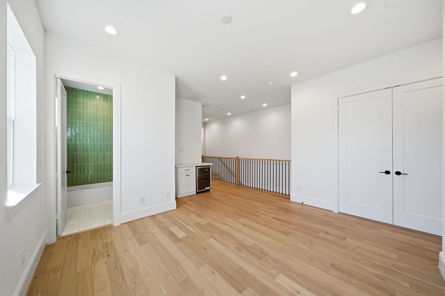 Spacious, unfurnished interior of a new home in , Houston (Image 34).