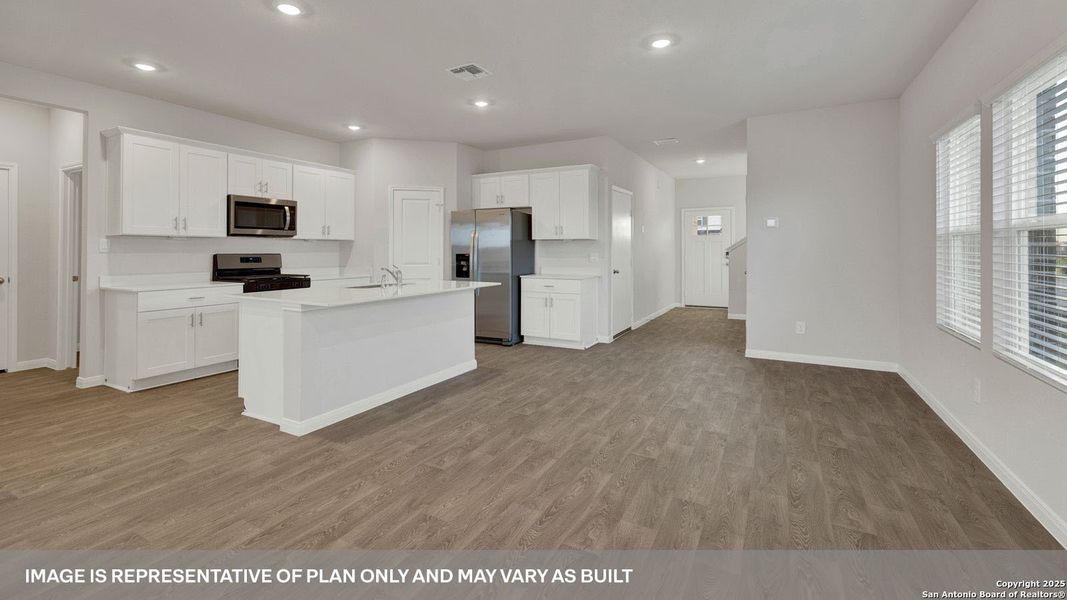 Spacious, unfurnished interior of a new home in Whisper South, San Marcos (Image 25).