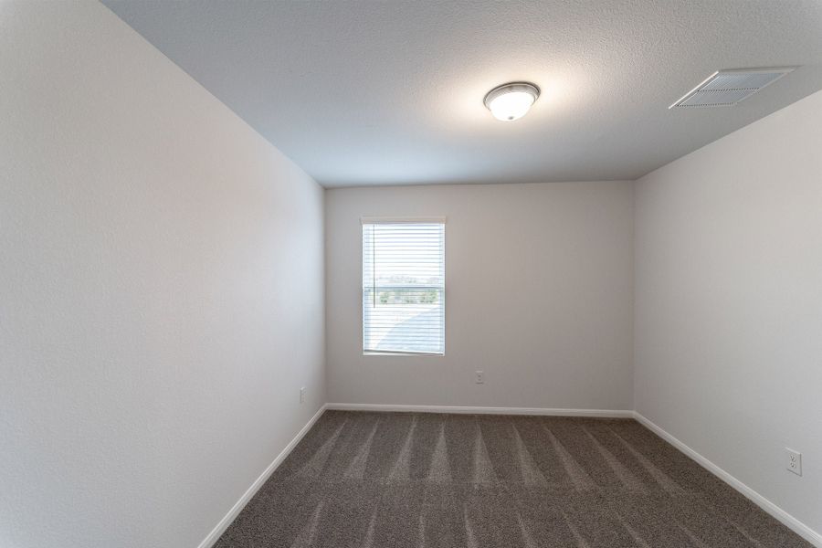Spacious, unfurnished interior of a new home in Briarwood, Elgin (Image 18).
