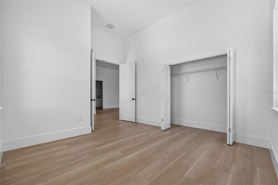 Spacious, unfurnished interior of a new home in , Port Charlotte (Image 45).