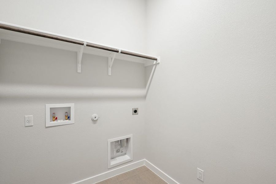 Spacious, unfurnished interior of a new home in Arbor Collection at Heritage, Dripping Springs (Image 25).