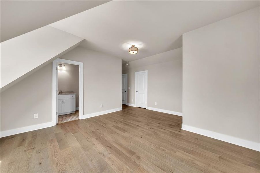 Spacious, unfurnished interior of a new home in Vickery, Cumming (Image 30).