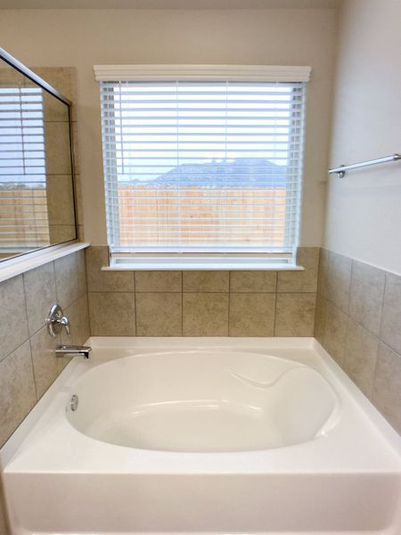 Representative interior finishes for a home built from the Floor Plan 1816 by Colina Homes in Grand Magnolia, Magnolia (Image 20). Representative interior finishes for a home built from the Floor Plan 1816 by Colina Homes in Grand Magnolia, Magnolia (Image 20).