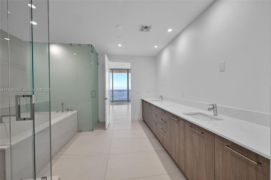 Furnished interior view inside a new home in , Fort Lauderdale (Image 43).