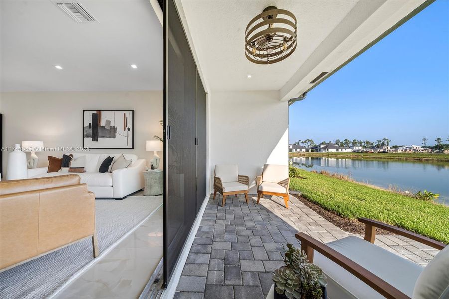Exterior details and patio area of a home in , Fort Myers (Image 4).