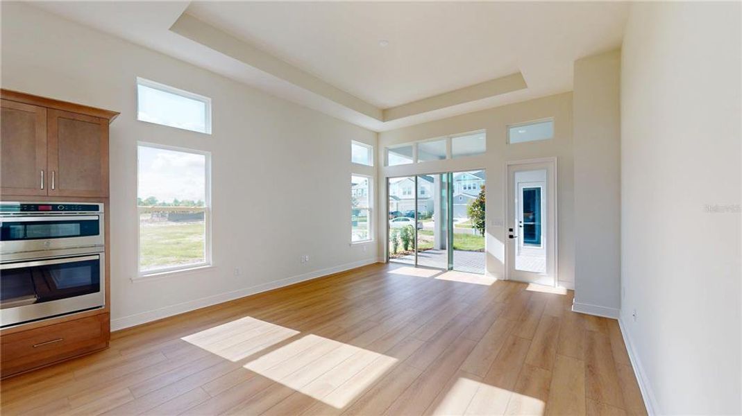 Spacious, unfurnished interior of a new home in Persimmon Park, Wesley Chapel (Image 11).