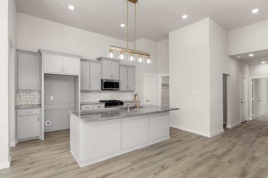 14. 628 Oakridge - Kitchen (2) 14. 628 Oakridge - Kitchen (2)