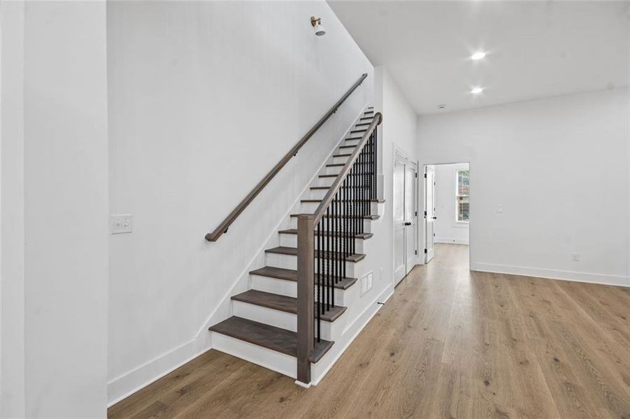 Spacious, unfurnished interior of a new home in , Atlanta (Image 16).