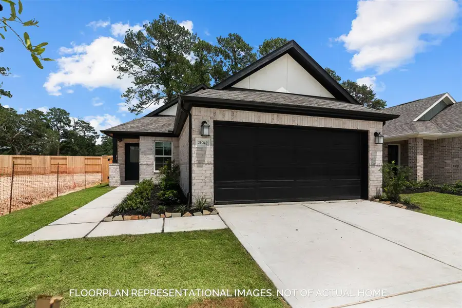 Front exterior of a new home in Indian Springs, Crosby, TX, highlighting curb appeal (Image 18).