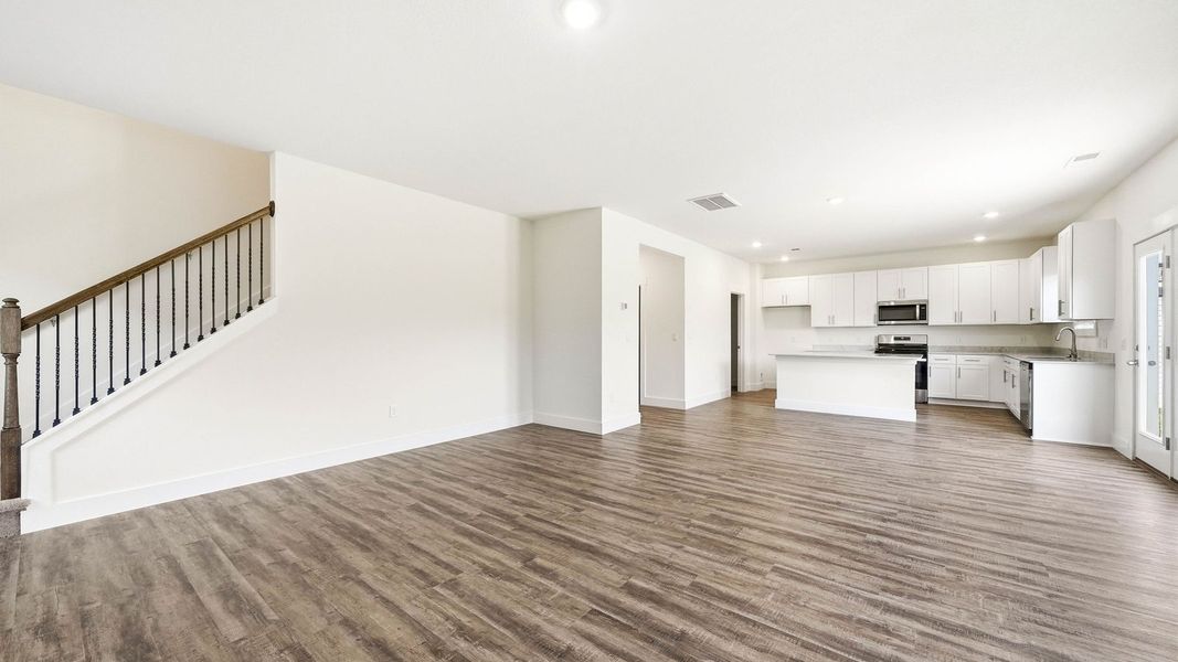 Spacious, unfurnished interior of a new home in Fieldcrest Acres, Blountville (Image 12).