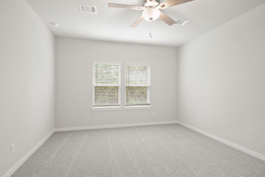 Spacious, unfurnished interior of a new home in Oakwood Ranch, Willis (Image 17).
