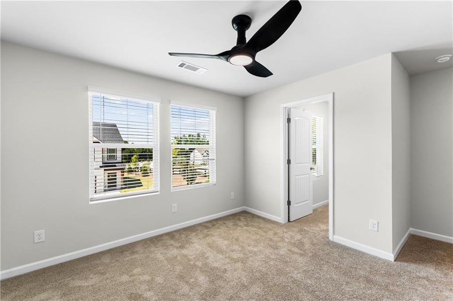 Spacious, unfurnished interior of a new home in The Grove At Mundy Mill, Gainesville (Image 21).